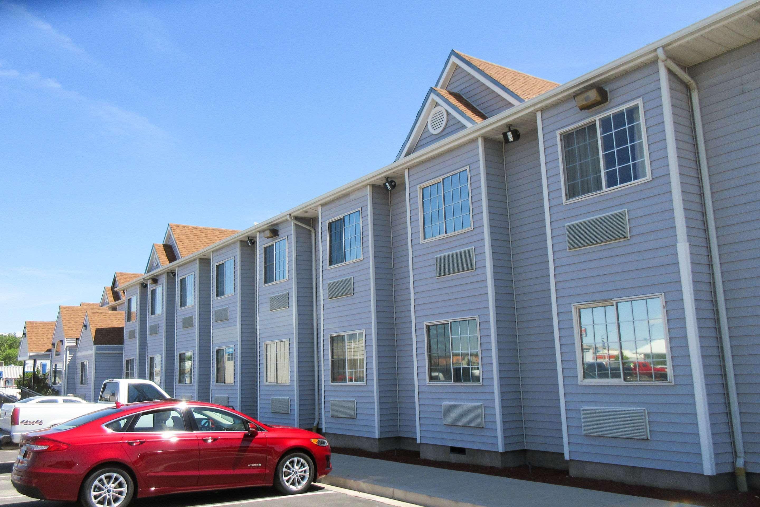 Hotel Quality & Near Nas Fallon
