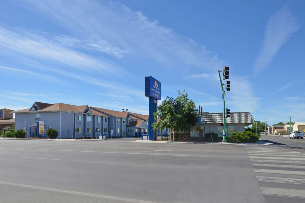 Hotel Quality & Near Nas Fallon