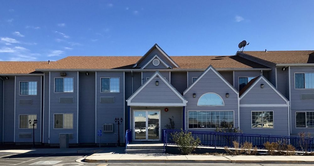 Quality & Near Nas Hotel Fallon