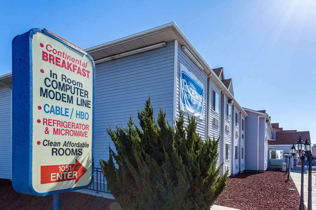 Quality & Near Nas Hotel Fallon